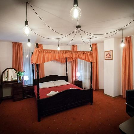 Secession Hotel Leczna Buitenkant foto