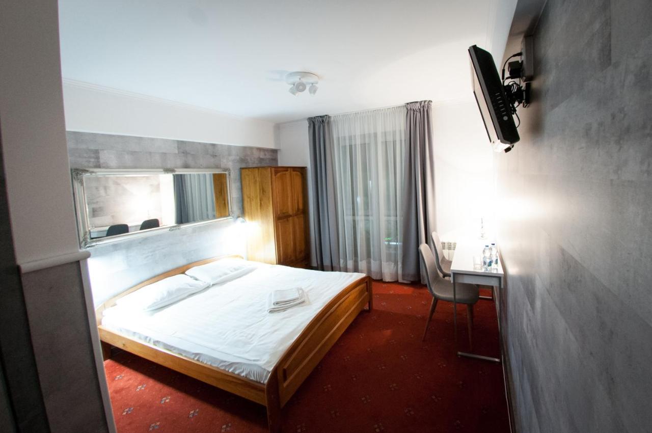 Secession Hotel Leczna Buitenkant foto