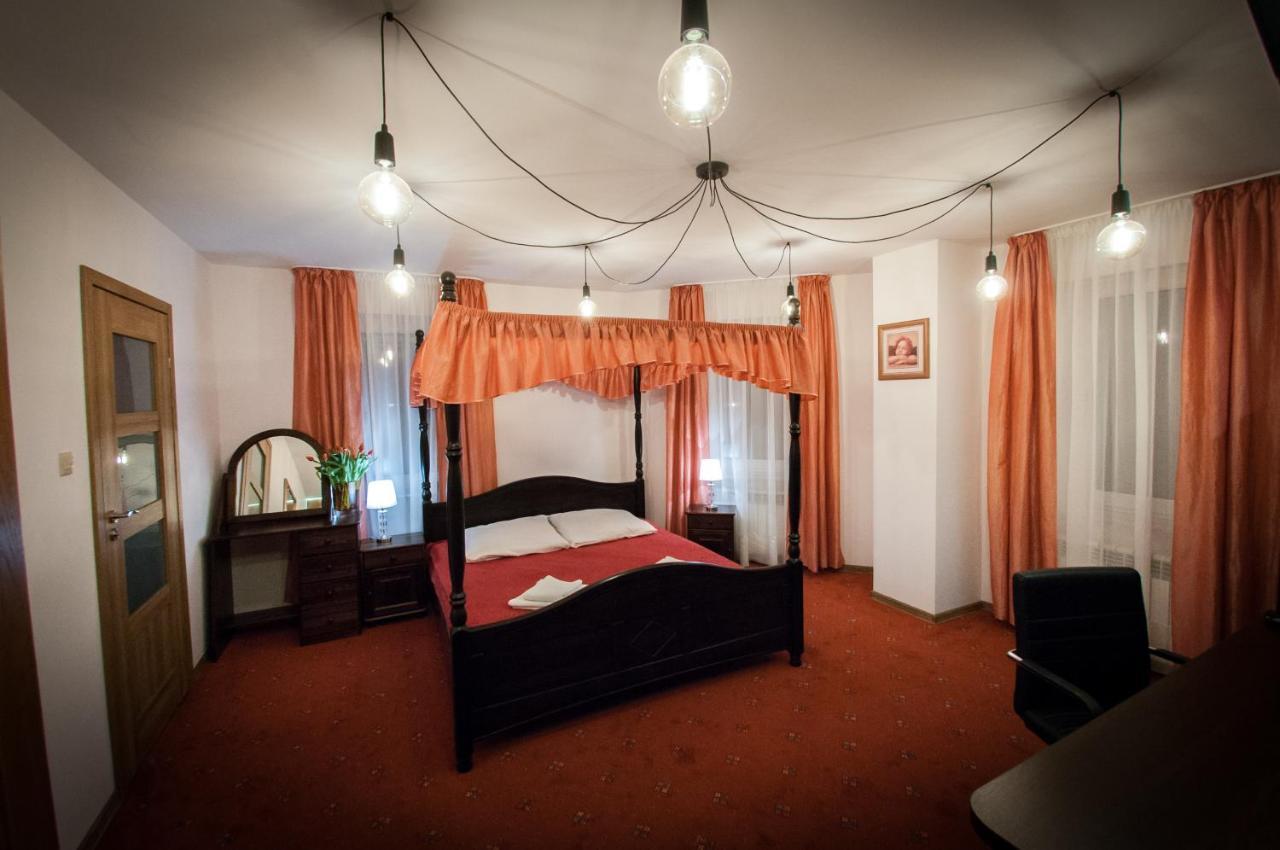 Secession Hotel Leczna Buitenkant foto