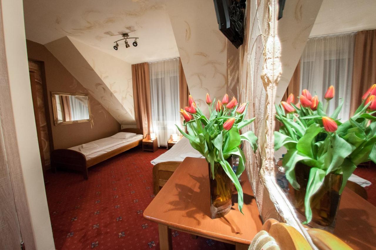 Secession Hotel Leczna Buitenkant foto